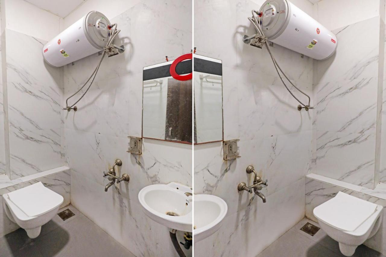 Hotel Gokul Solitaire, Surat Bhatha Bagian luar foto